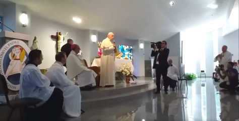 el papa con cubanos